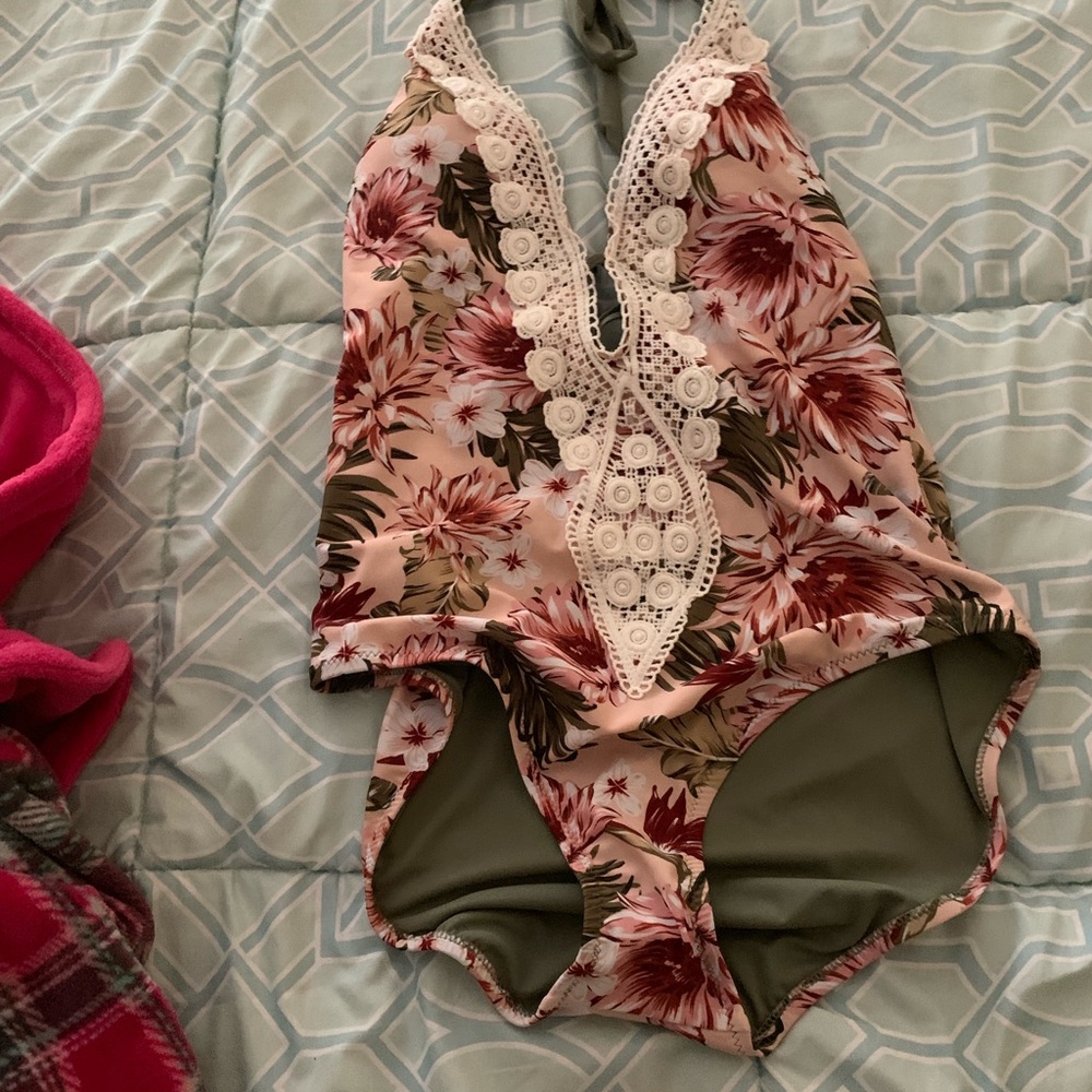 Bathing suit